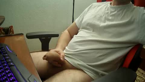 Snapshot of alonzomanly chatting on 12/11/24, 04:39 alonzomanly online show from 12/11/24, 04:39