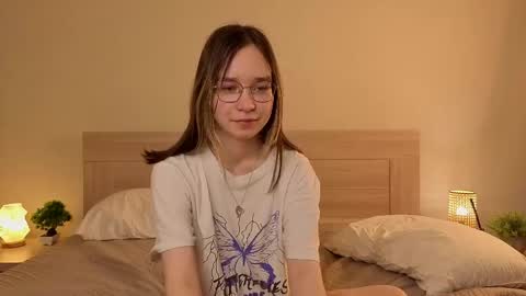 Snapshot of aloreanna chatting on 04/29/26, 04:00 Alorenna online show from 04/29/26, 04:00
