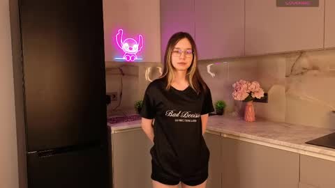 Snapshot of aloreanna chatting on 05/18/26, 04:46 Alorenna online show from 05/18/26, 04:46
