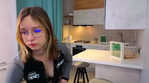 Alorena online show from 12/04/25, 03:54