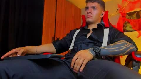Snapshot of alpha_dominus_ chatting on 10/15/25, 04:01 alpha_dominus_ online show from 10/15/25, 04:01
