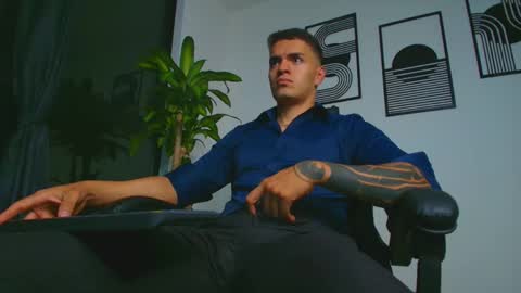 alpha_dominus_ online show from 04/13/26, 04:29