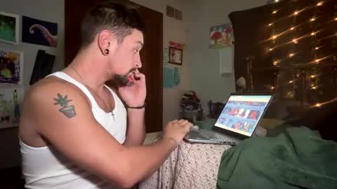 Snapshot of alphadomcole chatting on 11/13/25, 09:30 alphadomcole online show from 11/13/25, 09:30