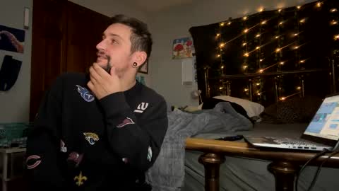 Snapshot of alphadomcole chatting on 11/17/25, 08:09 alphadomcole online show from 11/17/25, 08:09