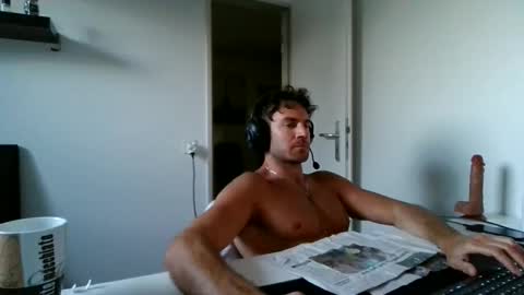 Snapshot of alphah_hunk chatting on 04/29/26, 06:25 alphah_hunk online show from 04/29/26, 06:25