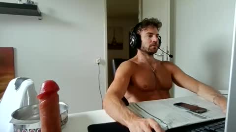 Snapshot of alphah_hunk chatting on 05/15/26, 10:22 alphah_hunk online show from 05/15/26, 10:22