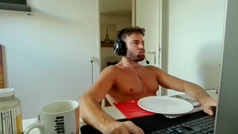Snapshot of alphah_hunk chatting on 06/05/26, 09:37 alphah_hunk online show from 06/05/26, 09:37