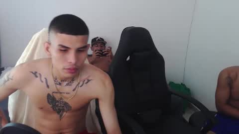 alphas_latins online show from 04/23/26, 07:49