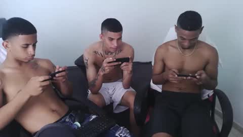 alphas_latins online show from 05/19/26, 06:47