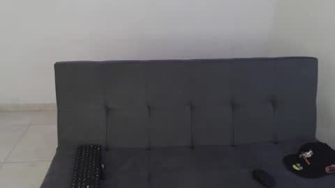 alphas_latins online show from 06/08/26, 10:54