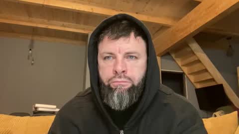 Jhonny online show from 12/15/25, 03:44