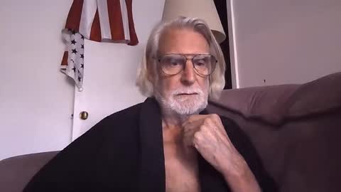 AlphaUniform online show from 10/13/25, 06:41