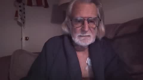 AlphaUniform online show from 12/18/25, 12:44