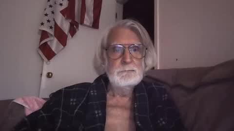 AlphaUniform online show from 04/19/26, 08:44