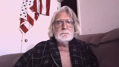 AlphaUniform online show from 04/22/26, 03:35