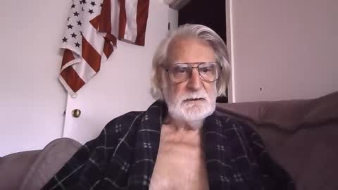 AlphaUniform online show from 04/23/26, 12:15