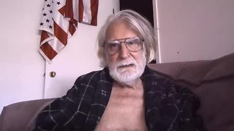 AlphaUniform online show from 04/23/26, 12:29