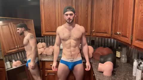 Snapshot of alphazack14 chatting on 02/13/25, 01:15 alphazack14 online show from 02/13/25, 01:15