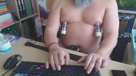 Snapshot of alpistesub chatting on 11/25/25, 12:05 alpistesub online show from 11/25/25, 12:05