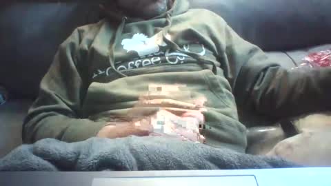 Snapshot of alrichough4 chatting on 12/15/24, 06:26 Alric online show from 12/15/24, 06:26