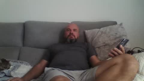 Snapshot of alsi72 chatting on 12/04/25, 10:46 alsi72 online show from 12/04/25, 10:46