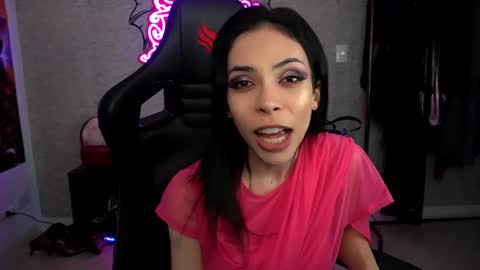 Snapshot of altsofie chatting on 12/11/24, 05:21 Sofie Kimino online show from 12/11/24, 05:21