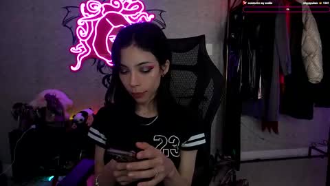 Snapshot of altsofie chatting on 12/28/24, 08:37 Sofie Kimino online show from 12/28/24, 08:37