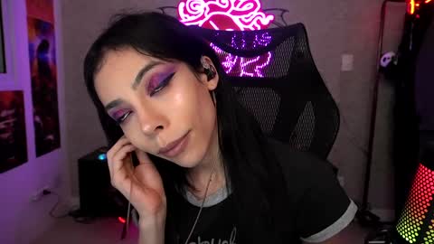 Snapshot of altsofie chatting on 02/09/25, 02:17 Sofie Kimino online show from 02/09/25, 02:17