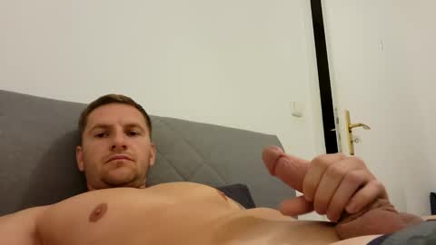 Snapshot of aluke95 chatting on 10/03/25, 05:54 aluke95 online show from 10/03/25, 05:54