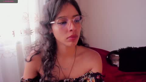 Snapshot of aluna_0310 chatting on 12/02/24, 08:33 . . online show from 12/02/24, 08:33