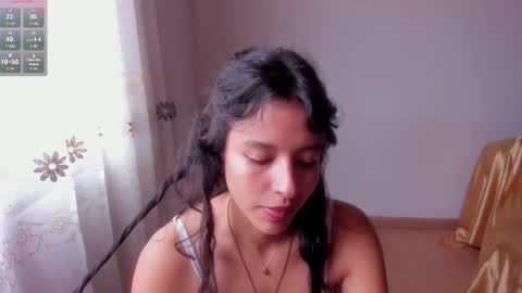 Snapshot of aluna_0310 chatting on 10/12/25, 05:23 . . online show from 10/12/25, 05:23