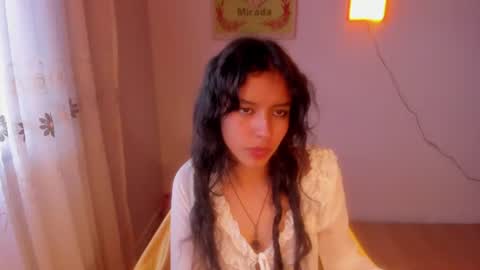 Snapshot of aluna_0310 chatting on 07/10/26, 10:45 . . online show from 07/10/26, 10:45