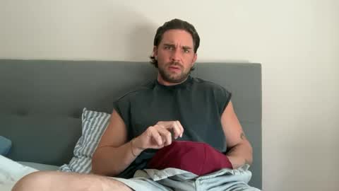 Snapshot of always_on_the_edge chatting on 06/20/26, 01:25 always_on_the_edge online show from 06/20/26, 01:25