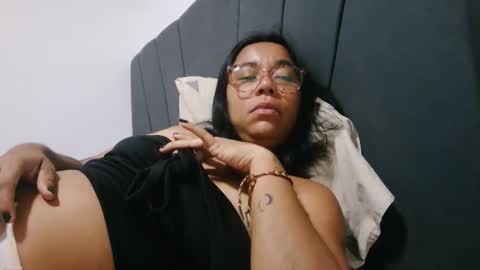 analia online show from 11/09/25, 02:43