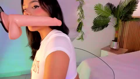 aly_leee online show from 04/18/26, 06:23