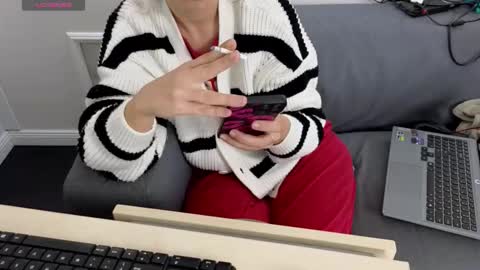 alyarei online show from 09/29/25, 11:48