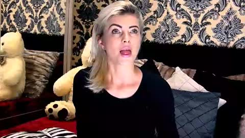 Snapshot of alyblonde chatting on 12/03/24, 10:39 aly online show from 12/03/24, 10:39