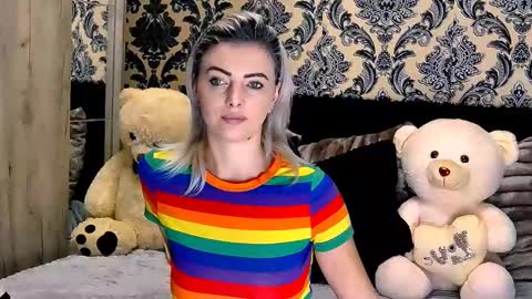 Snapshot of alyblonde chatting on 12/19/24, 08:56 aly online show from 12/19/24, 08:56