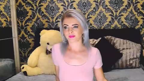 Snapshot of alyblonde chatting on 02/06/25, 11:21 aly online show from 02/06/25, 11:21