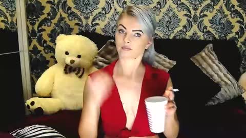 Snapshot of alyblonde chatting on 02/08/25, 10:18 aly online show from 02/08/25, 10:18