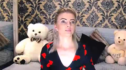 Snapshot of alyblonde chatting on 02/22/25, 10:40 aly online show from 02/22/25, 10:40