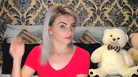 Snapshot of alyblonde chatting on 02/27/25, 08:06 aly online show from 02/27/25, 08:06