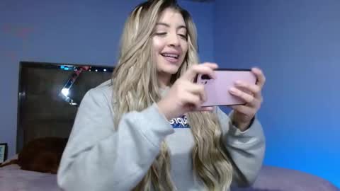 Snapshot of alyce__ chatting on 02/17/26, 03:47 alyce__ online show from 02/17/26, 03:47