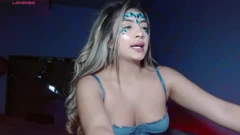 Snapshot of alyce__ chatting on 02/23/26, 05:49 alyce__ online show from 02/23/26, 05:49