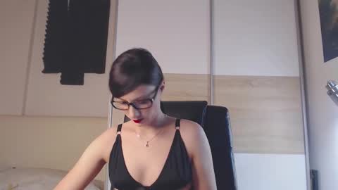 Alice online show from 02/19/25, 02:01