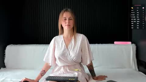 Alena online show from 09/21/25, 12:29