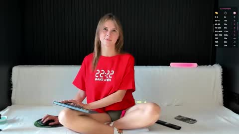 Alena online show from 09/27/25, 01:05