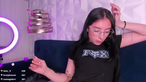 Snapshot of alys_molly chatting on 01/28/25, 02:10 sopie online show from 01/28/25, 02:10