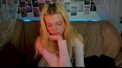 Snapshot of alysameow chatting on 03/19/26, 01:31 Alysa 7GMT online show from 03/19/26, 01:31