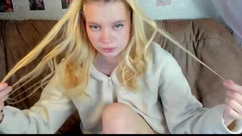 Snapshot of alysameow chatting on 03/22/26, 01:58 Alysa 7GMT online show from 03/22/26, 01:58